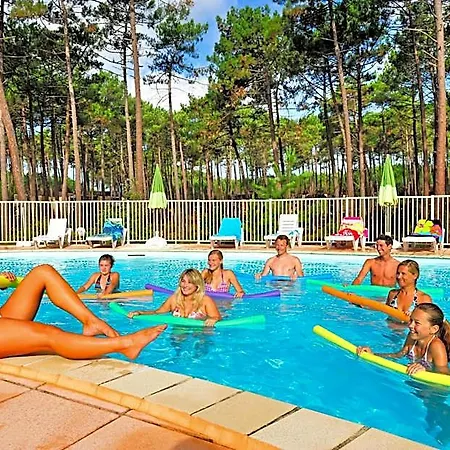 Vtf Les Bruyeres Resort Maubuisson